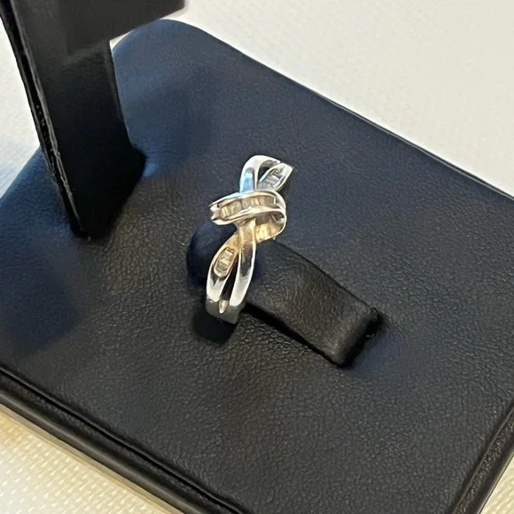 925 Sterling Silver Vintage Genuine Diamond Ring - Picture 6 of 11